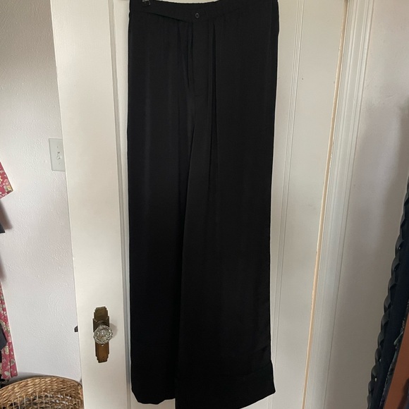 NWT Barefoot Dreams wide leg satin pants M - Picture 2 of 5